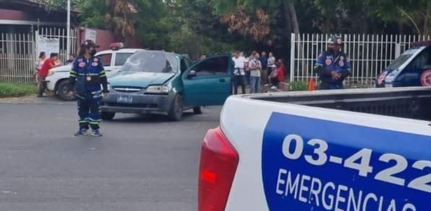 Copiloto muere luego que conductor hiciera un giro en U