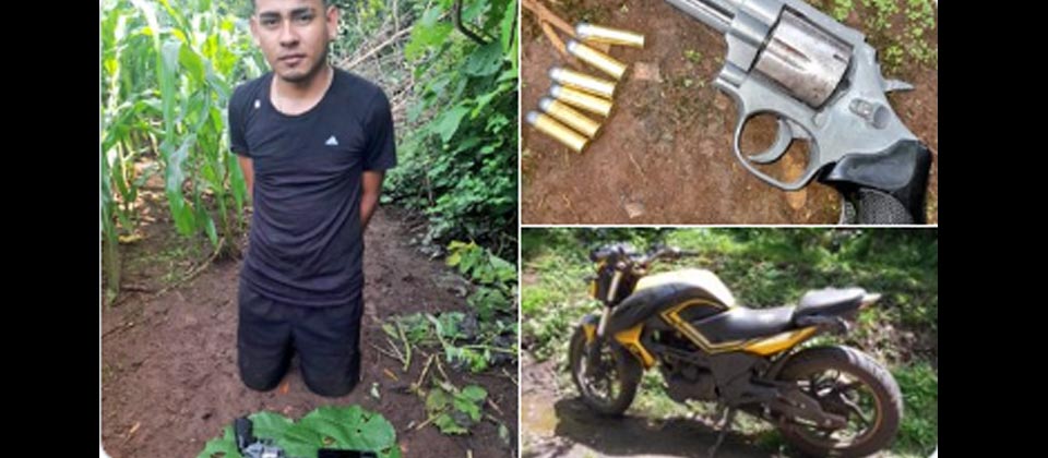 Detienen pandillero que portaba un arma de fuego y una motocicleta para delinquir