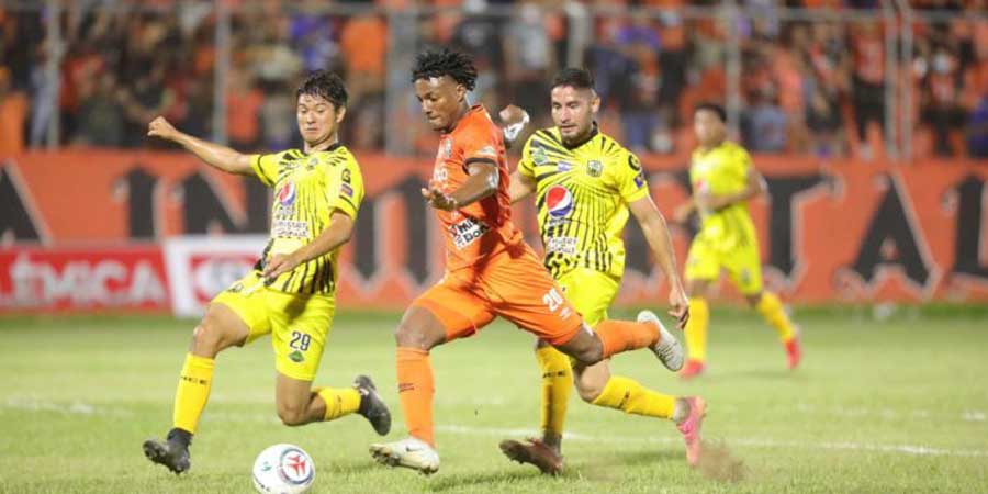 Comisión de Árbitros autoriza designaciones y la Primera División jugará este fin de semana