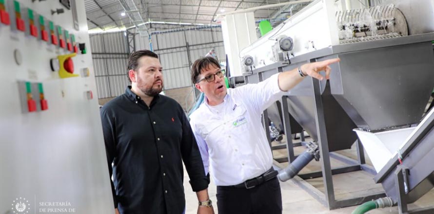 Inauguran planta procesadora de residuos de plástico en Sacacoyo, La Libertad