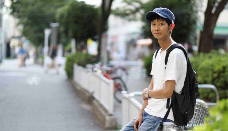 Joven se alquila como «damo de compañía» y cobra cerca de $100