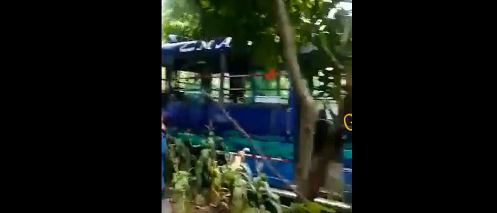 Pasajeros de microbús sufren golpes tras accidente en la carretera de Sonsonate a San Salvador