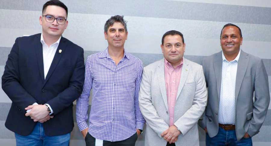 Ministro de Trabajo se reúne con empresarios canadienses en busca de inversiones y visas de trabajo para salvadoreños