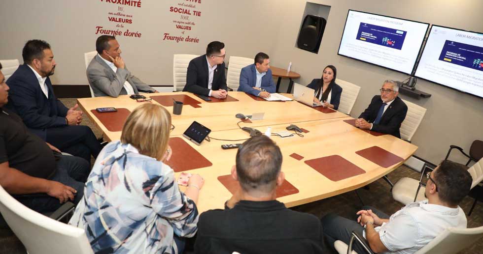 Ministro de Trabajo logra acuerdos con dos grandes empresas en Ottawa, Canadá