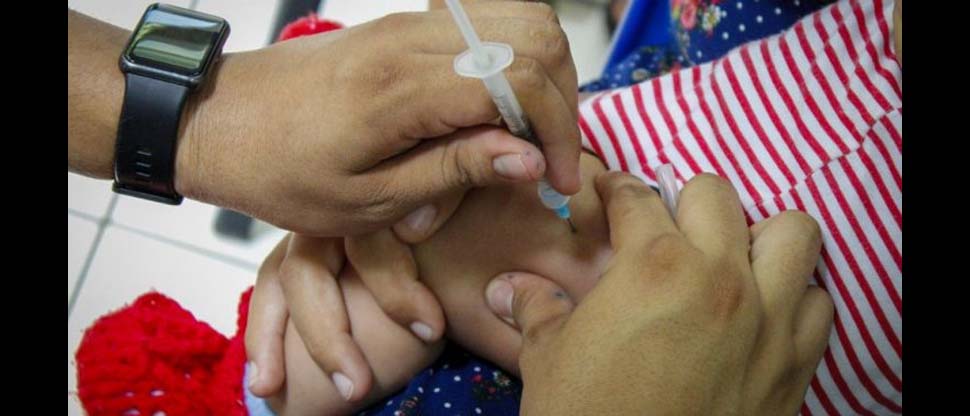 Ministerio de Salud recibe donativo de 500,000 dosis para prevenir sarampión rubéola y paperas