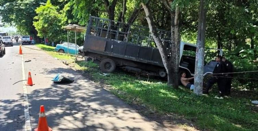Detienen a conductor ebrio que provocó la muerte de dos jóvenes y su abuela esta mañana
