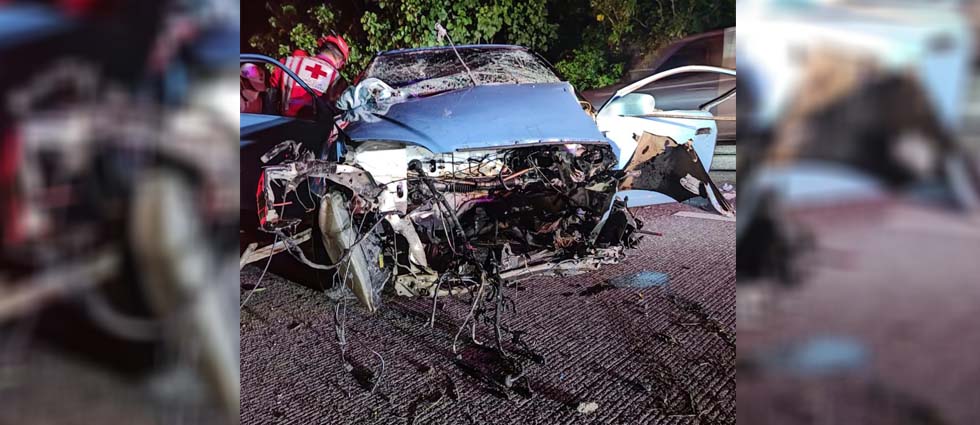 Fuerte accidente de tránsito deja dos lesionados sobre la autopista a Comalapa