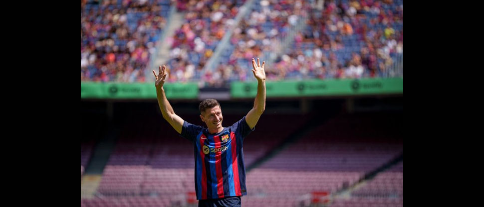Catalanes reciben con los brazos abiertos a Robert Lewandowski
