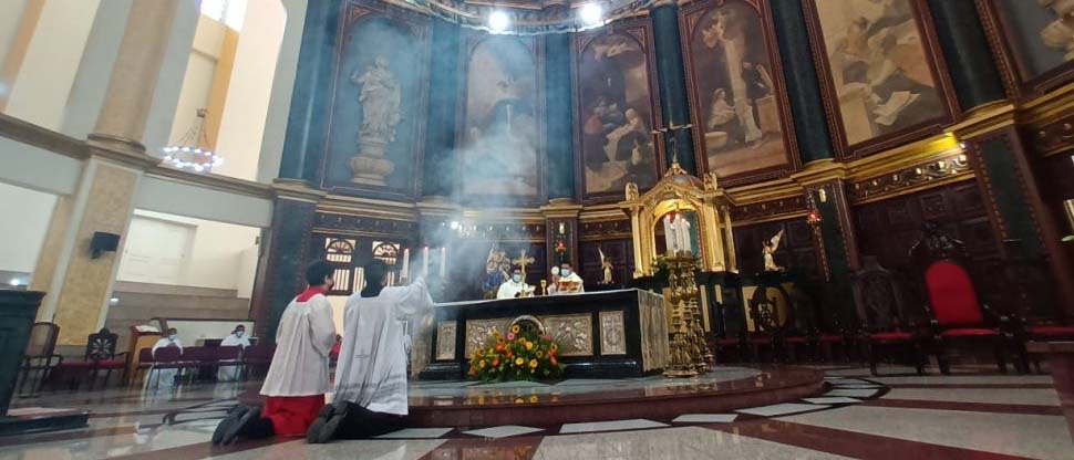 Comunidad católica celebra este viernes «La Bajada» del Divino Salvador del Mundo