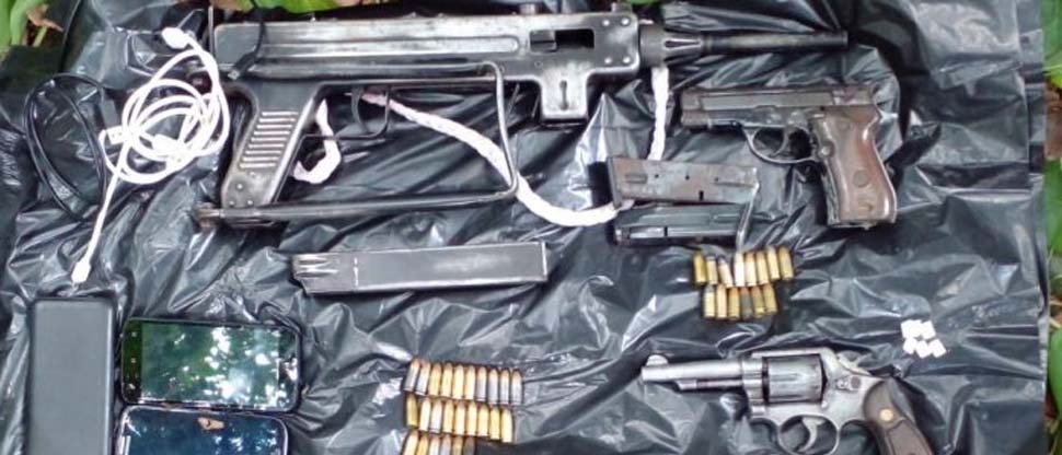 Fuerza Armada incauta armas de fuego de pandillas en Santa Ana