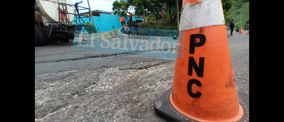 Motociclista fallece luego de realizar maniobra prohibida para rebasar a camión cisterna