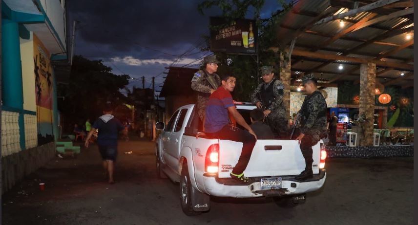 Fue de excursión a playa El Majahual y se extravió: Militares lo localizaron