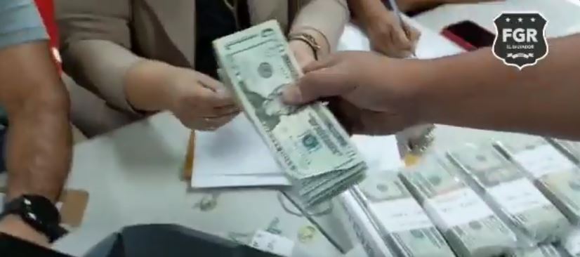 Hombre portaba en su carro casi $60,000 en efectivo y no pudo justificar su procedencia