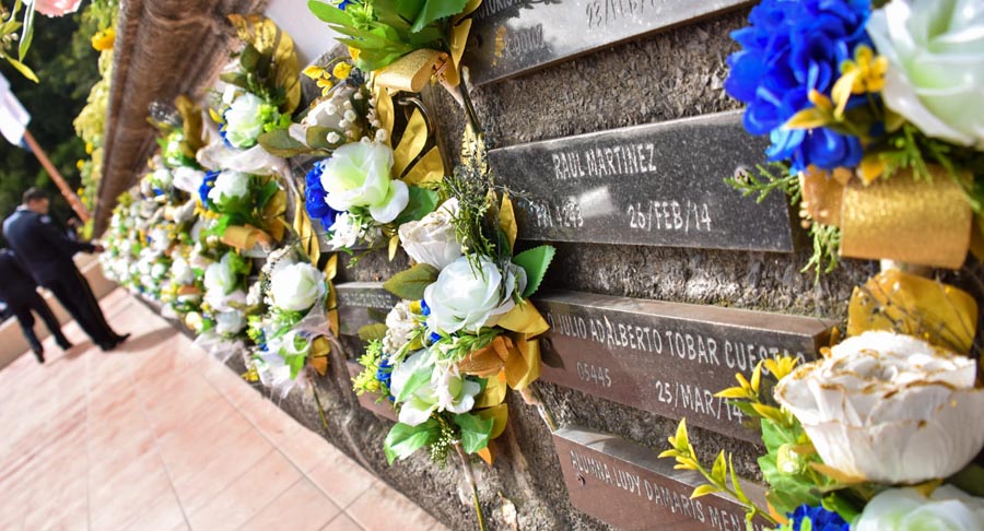 PNC rinde homenaje a los agentes que perdieron la vida cumpliendo su deber