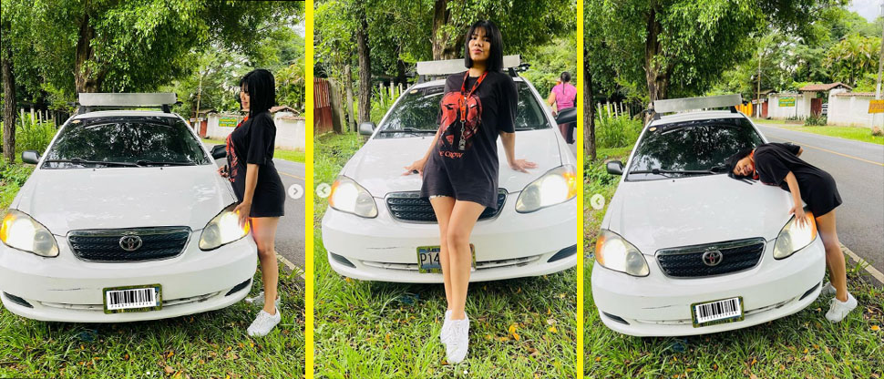 Tiktoker Abigail Mancía no puede estacionar su carro nuevo y pide ayuda a su padre