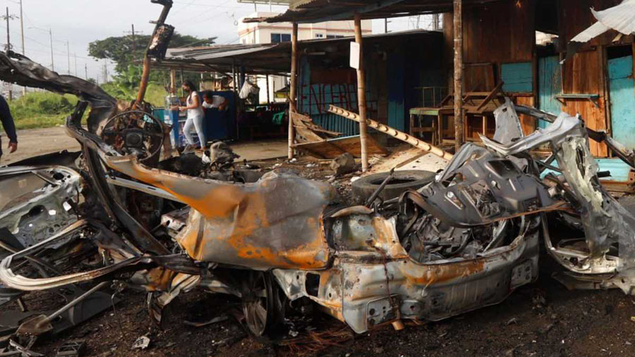 Cinco muertos deja explosión atribuida al crimen organizado en Ecuador