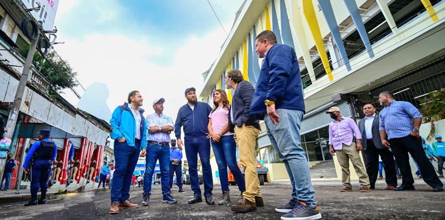 Autoridades desarrollan recorrido en los tramos intervenido por la DOM en el Centro de San Salvador