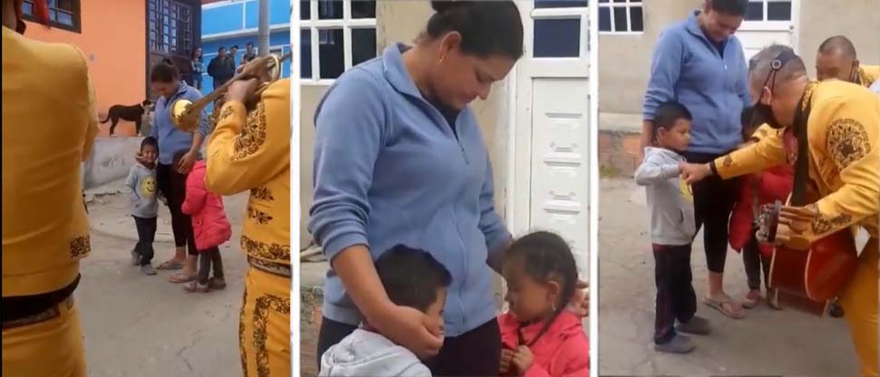 Niño paga $0.25 a mariachis para que le lleven serenata a su mamá