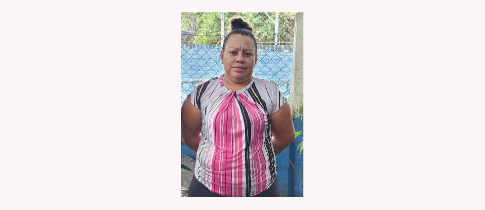 Arrestan a mujer que según autoridades daba dinero a pandilleros para adquirir armas
