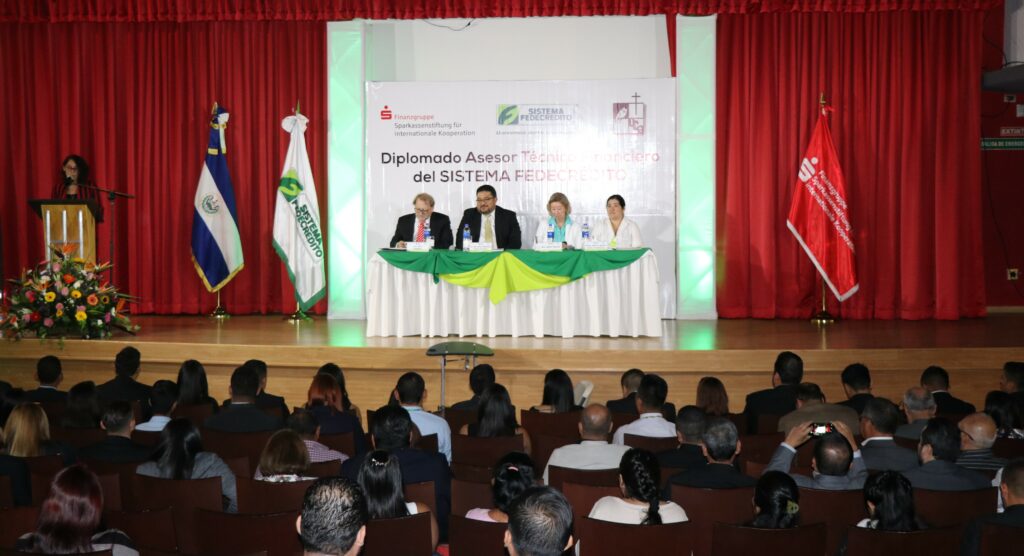 SISTEMA FEDECRÉDITO comprometido con la educación financiera de los salvadoreños.