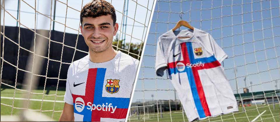 Barcelona presenta su tercera equipación para esta temporada