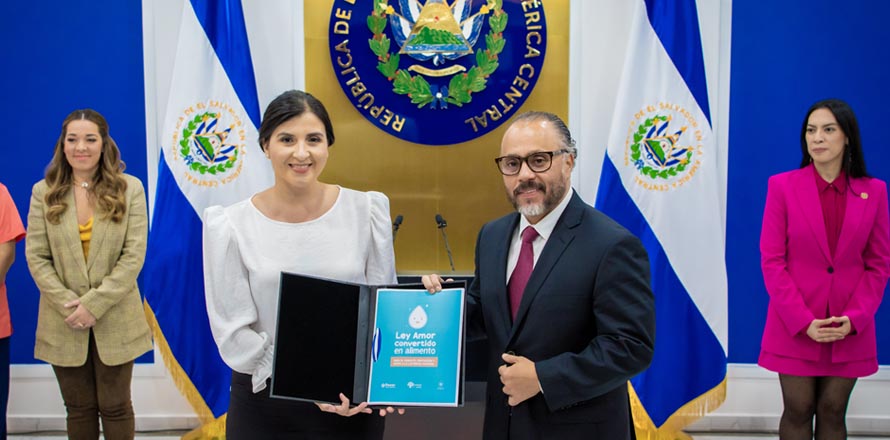 Presentan anteproyecto de Ley de Lactancia Materna en Asamblea Legislativa