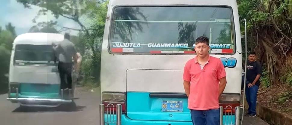Detienen a microbusero que puso en riesgo a personas que viajaban colgadas
