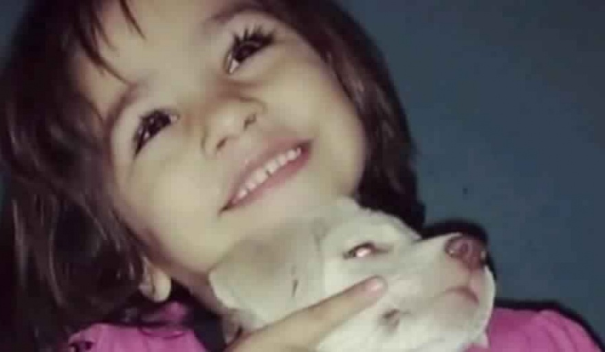 No podía dar a conocer lo que sufría: niña sordomuda fue asesinada a golpes por sus padres