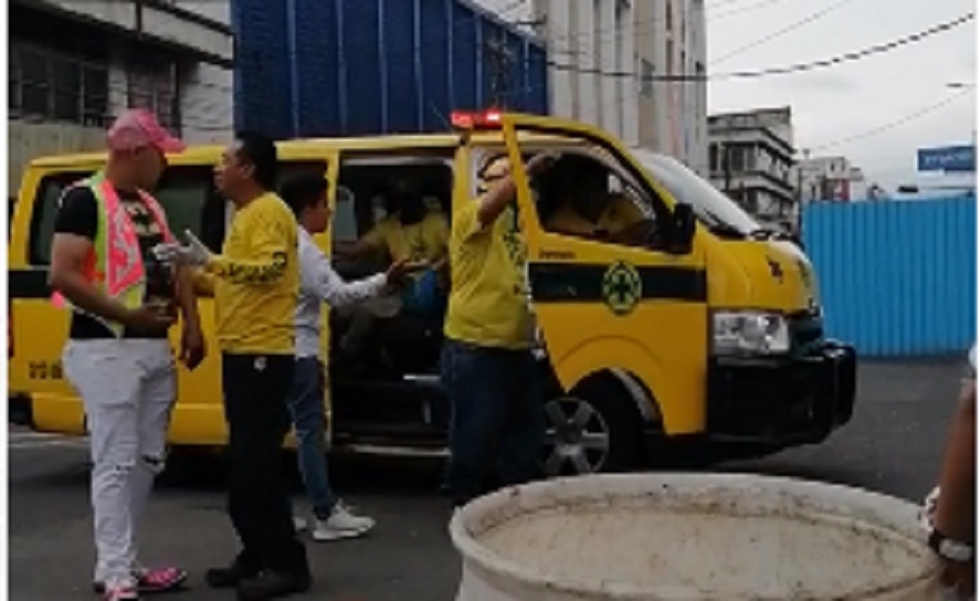 VIDEO: Captan acto de intolerancia de un payaso contra socorristas de Comandos