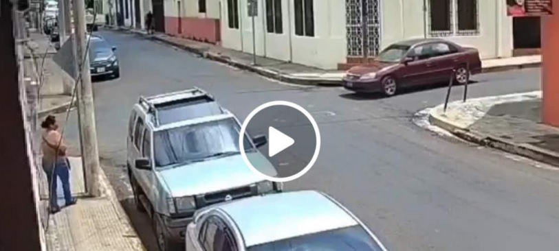 Filtran video del momento exacto de fuerte accidente en Ahuachapán