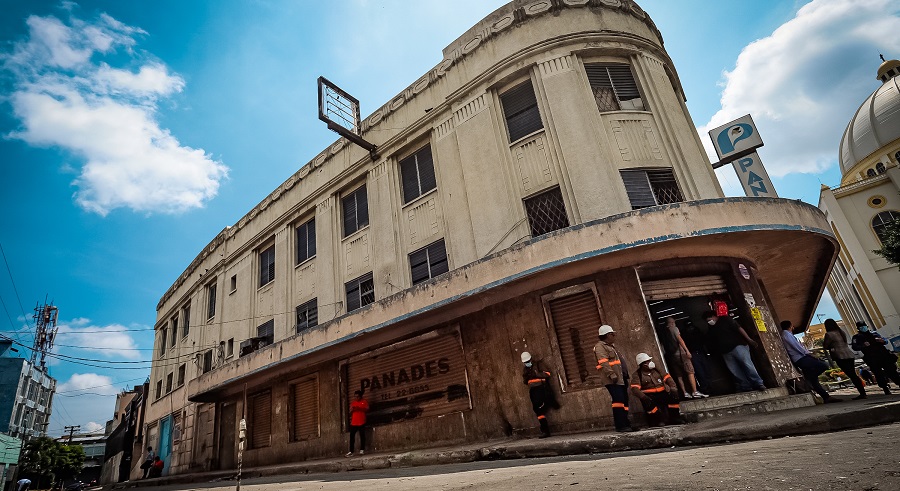 FOTOS: Comercios de la calle Arce resurgen ante el despeje de la zona