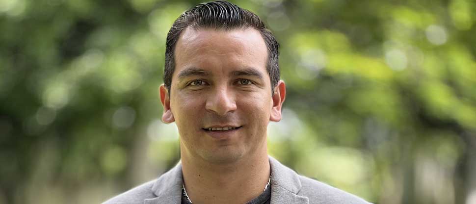 Rafa Burgos se gradúa como entrenador