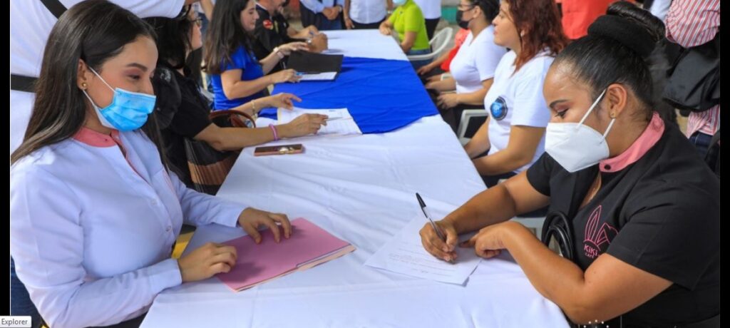 Madres solteras logran plaza laboral en el oriente del país por medio del plan de Ministerio de Trabajo