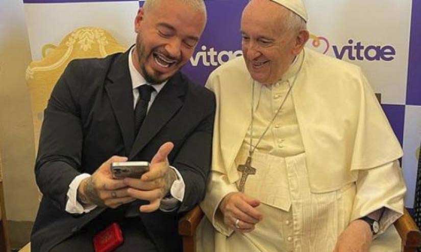 J Balvin asegura que al Papa le gusta el «reguetón» 