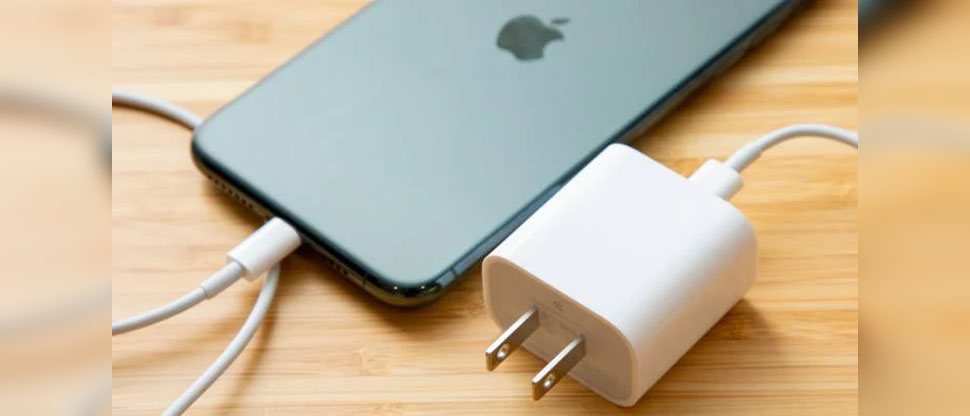 Imponen millonaria multa a Apple y le prohíben vender iPhone sin cargador en Brasil