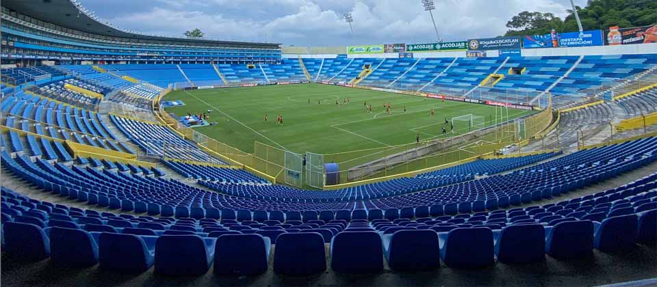 Proponen que el estadio Cuscatlán sea llamado estadio Pelé
