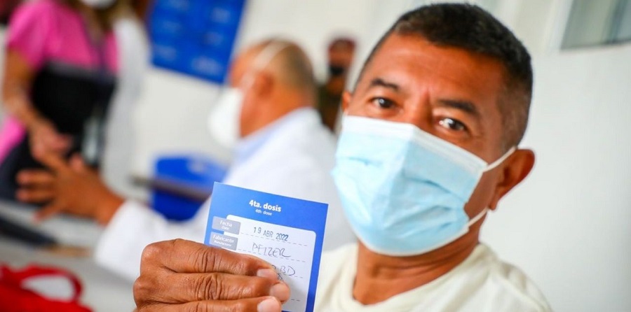 Vacunación contra COVID-19 está habilitada de noche en las Unidades de Salud