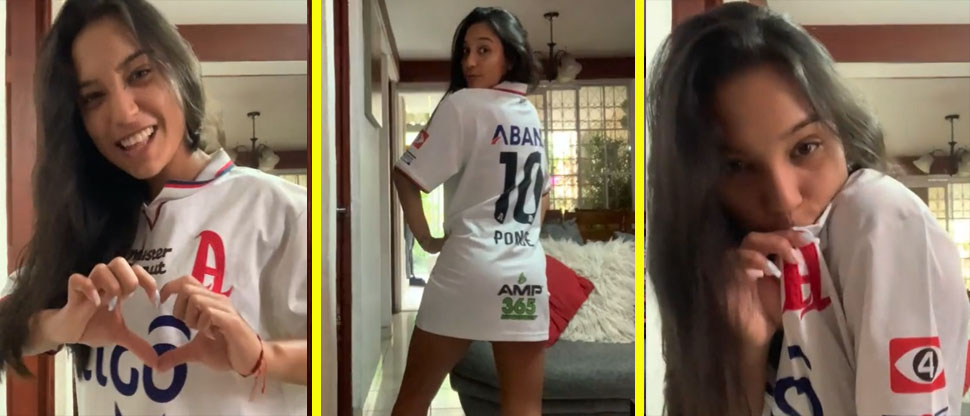 Jugadora del Alianza Woman calienta el ambiente previo al partido contra Alajuelense 