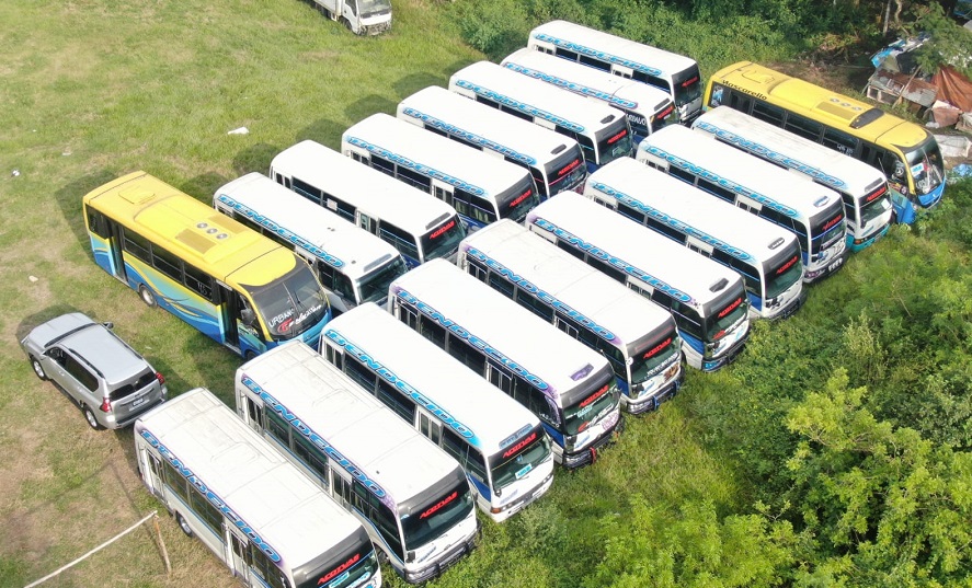 Incautan 18 microbuses y 8 vehículos propiedad de la pandilla Barrio 18