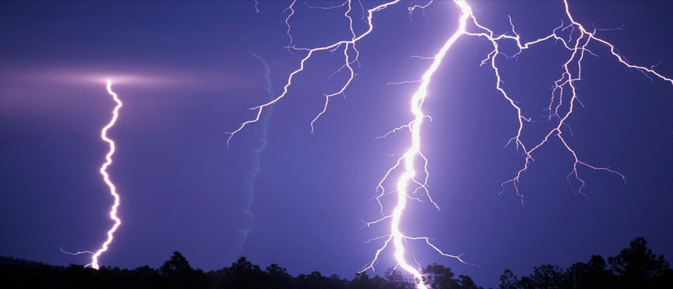 Pronostican lluvias con actividad eléctrica para la zona oriental y costera esta noche de lunes