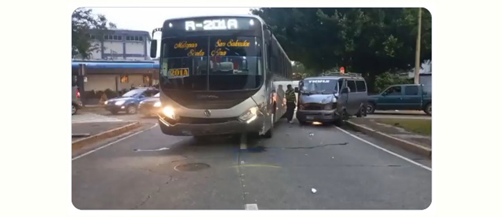 Una mujer lesionada deja accidente de tránsito sobre el bulevar Venezuela