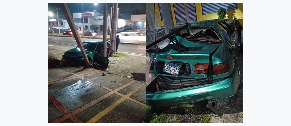 Jóvenes de solo 18 años sufren fuertes lesiones tras chocar contra postes del tendido eléctrico en el Paseo General Escalón
