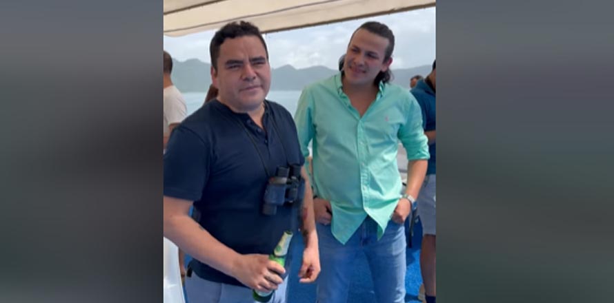 El Trono de México degusta de cervecitas en el lago de Coatepeque