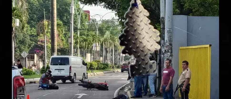 Motociclista se accidenta en carretera Troncal del Norte; un anciano se ha visto involucrado