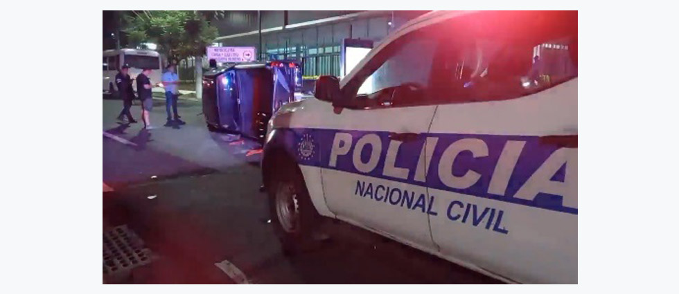 Irrespeto a señal de alto acaba en accidente de tránsito en la colonia Escalón