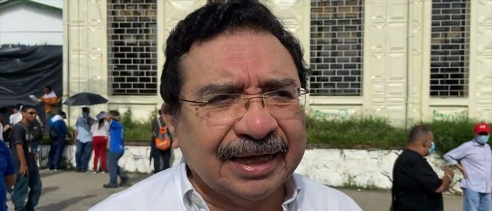 Medardo González del FMLN se equivoca y dice que celebra los “221” años de independencia