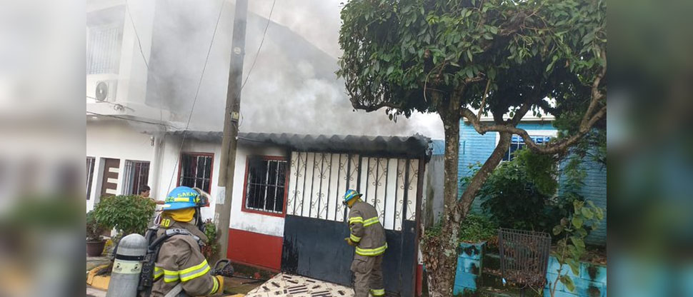 Evitan tragedia: Bomberos sofocan incendio en urbanización Altavista, Tonacatepeque ￼