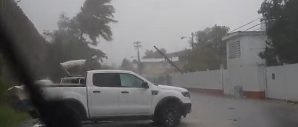 Huracán Fiona toca tierra en Puerto Rico y provoca daños graves