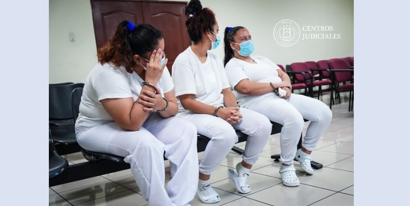 Hallan culpables a tres mujeres de extorsionar a un empresario: Tenían comprobantes de retiros de dinero