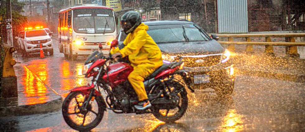 Nueva onda tropical ocasionará lluvias y tormentas a partir de este sábado 